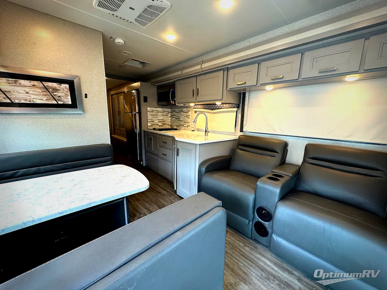 2024 Thor Motor Coach Magnitude AX29 - Photo 4