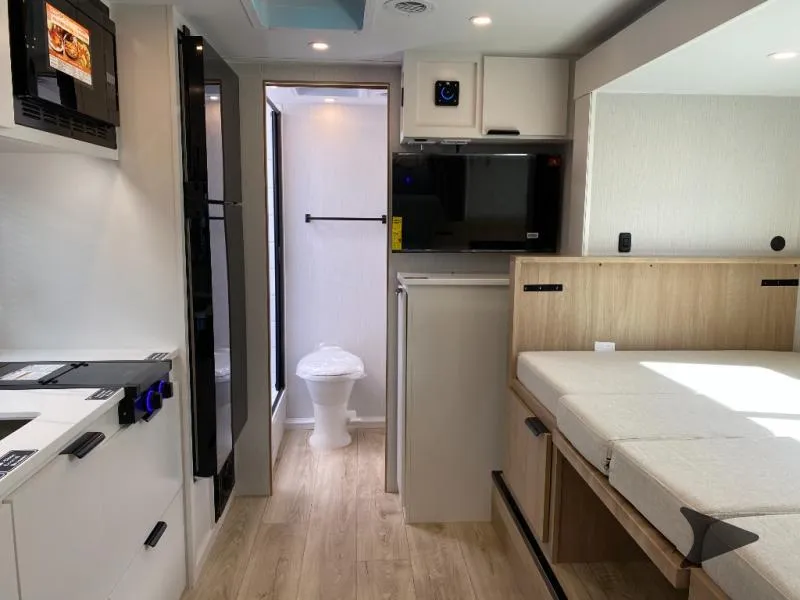 2026 Winnebago Micro Minnie 2108TB - Photo 4
