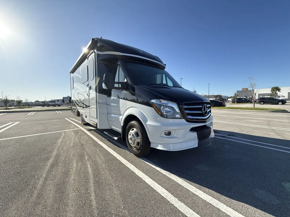 2019 renegade rv Vienna 25VMBS - Main photo