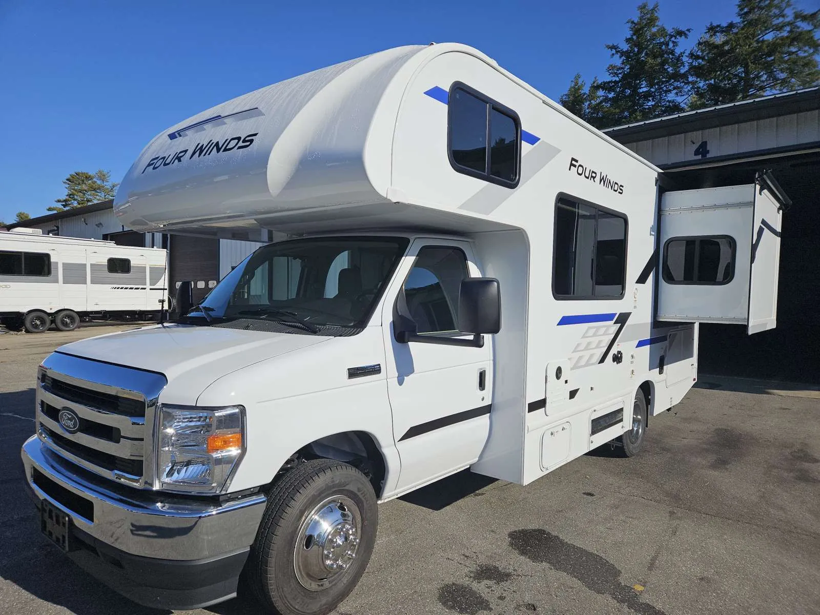 2026 Thor Motor Coach Four Winds 22Z - Photo 4