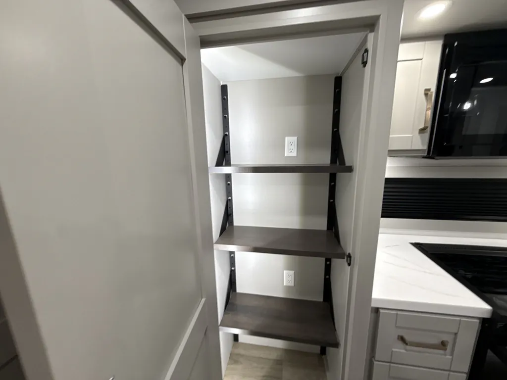 2025 Brinkley Model Z AIR 295, Photos photo 19