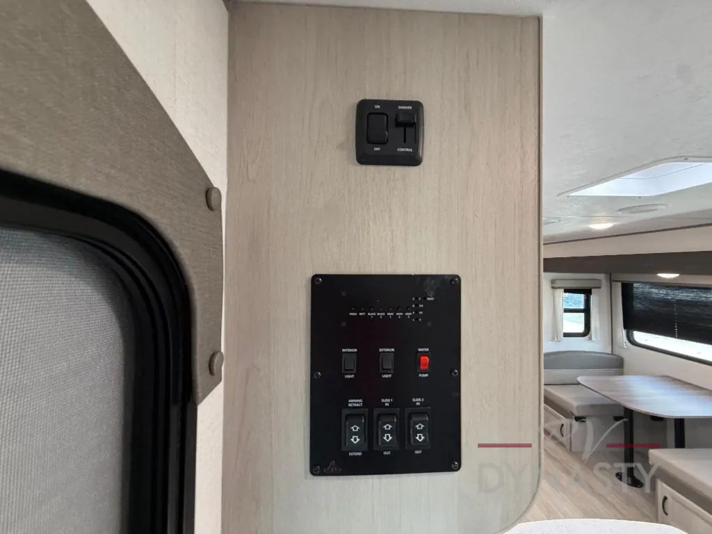 2027 Coachmen Catalina Legacy Edition 333DBDSCK, Photos photo 19