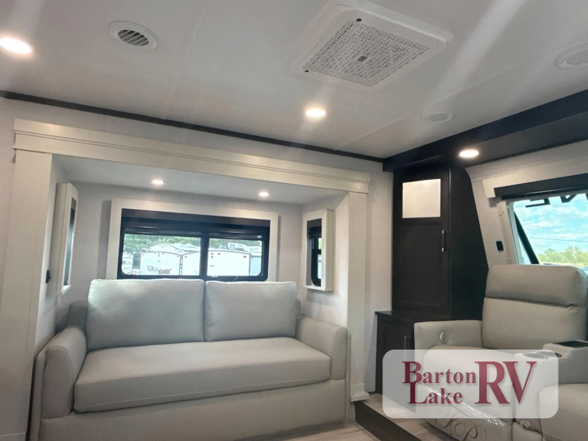 2026 Keystone Alpine 3710FL - Photo 4