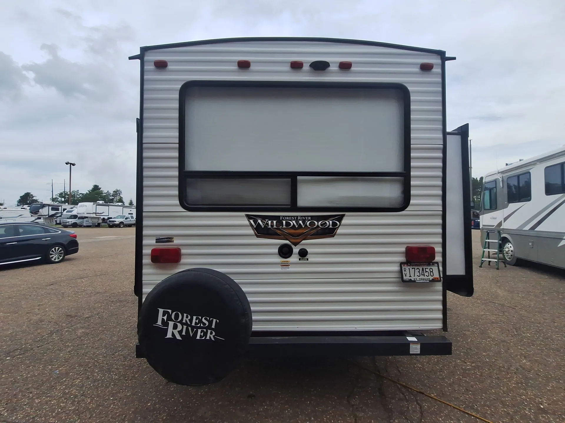 2021 Forest River Wildwood 27RE — backside