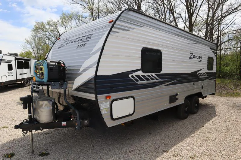 2020 CrossRoads Zinger Lite 211RD - Photo 4
