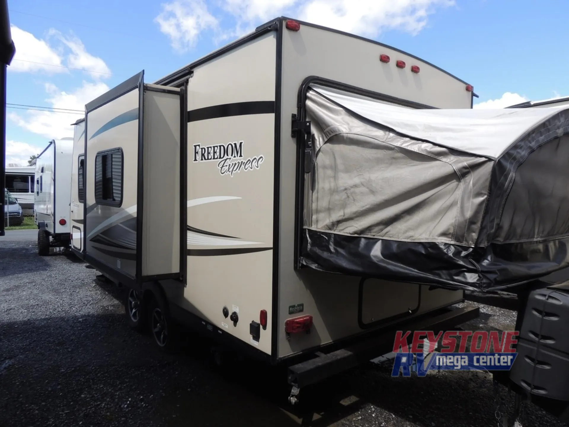 2017 Coachmen Freedom Express Ultra Lite 22 TSX - Photo 4