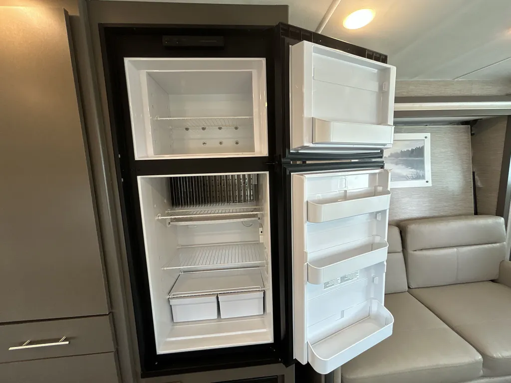 2023 Thor Motor Coach Axis 24.3, Photos photo 9