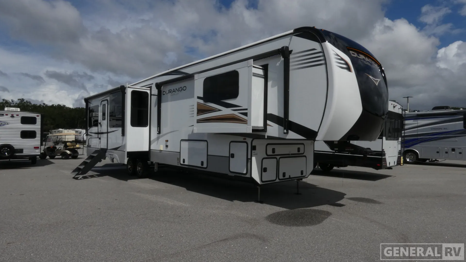 2023 KZ Durango Gold G383RLQ - Photo 2