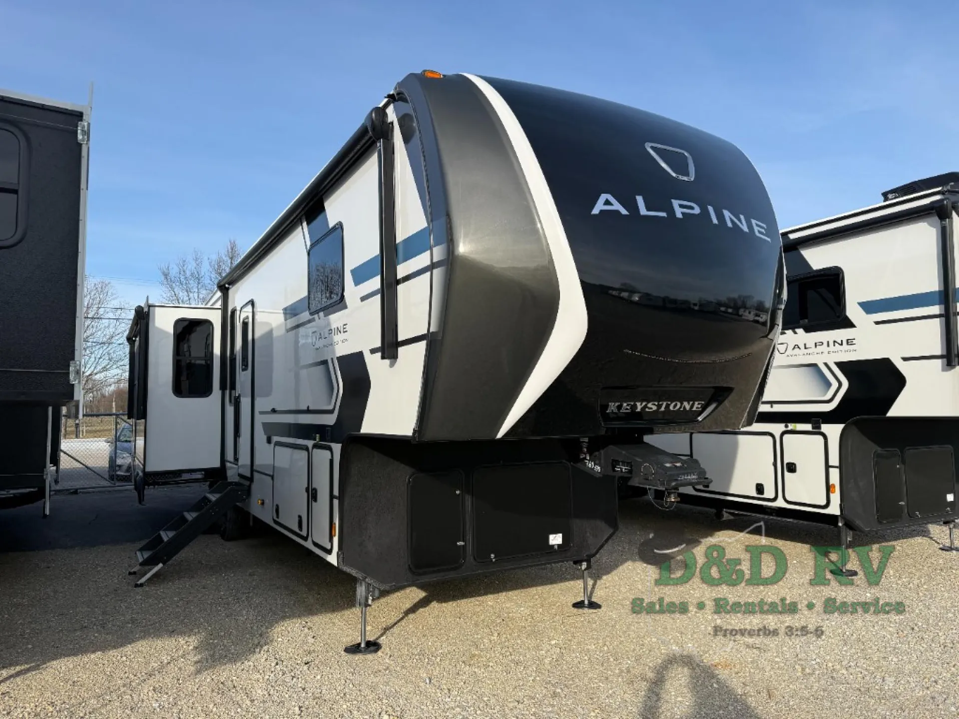 2026 Keystone Alpine Avalanche Edition 338GK - Photo 2