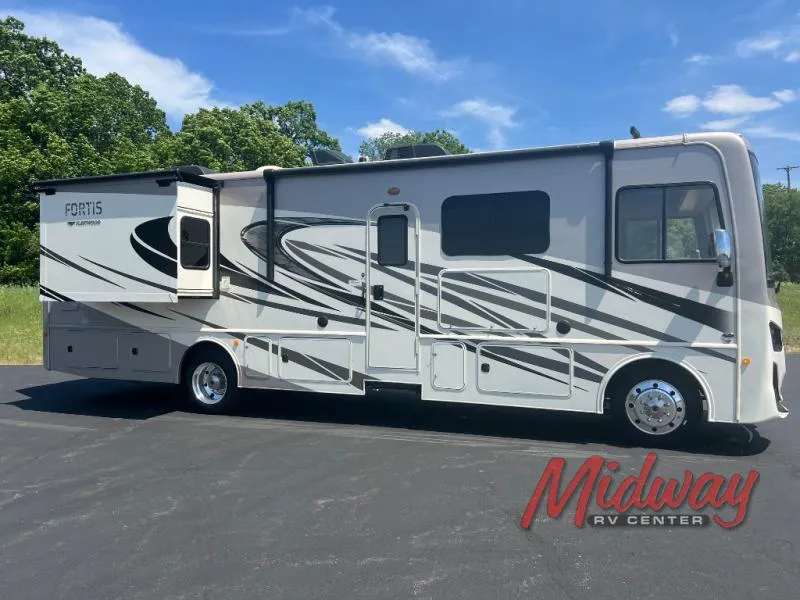 2021 Fleetwood Fortis 32RW - Photo 2