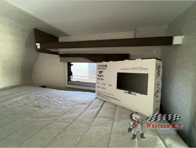 2026 Lance Squire Truck Campers SQ805 - Photo 3