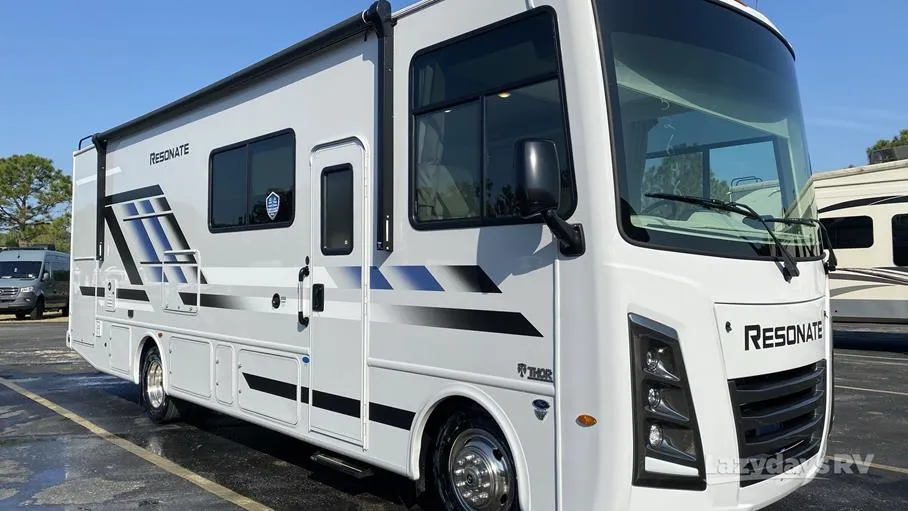 2026 Thor Motor Coach Resonate 29D - Photo 2