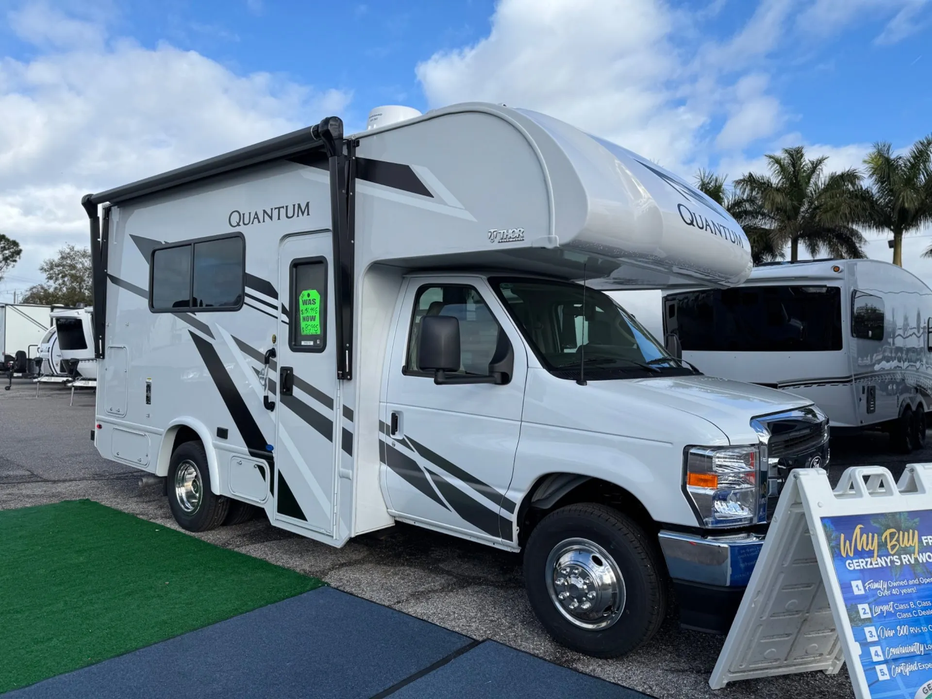 2026 Thor Motor Coach Quantum LX19 - Photo 2