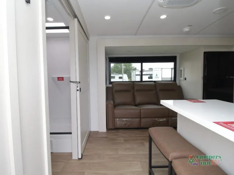 2027 Grand Design Imagine 2300MK - Photo 4
