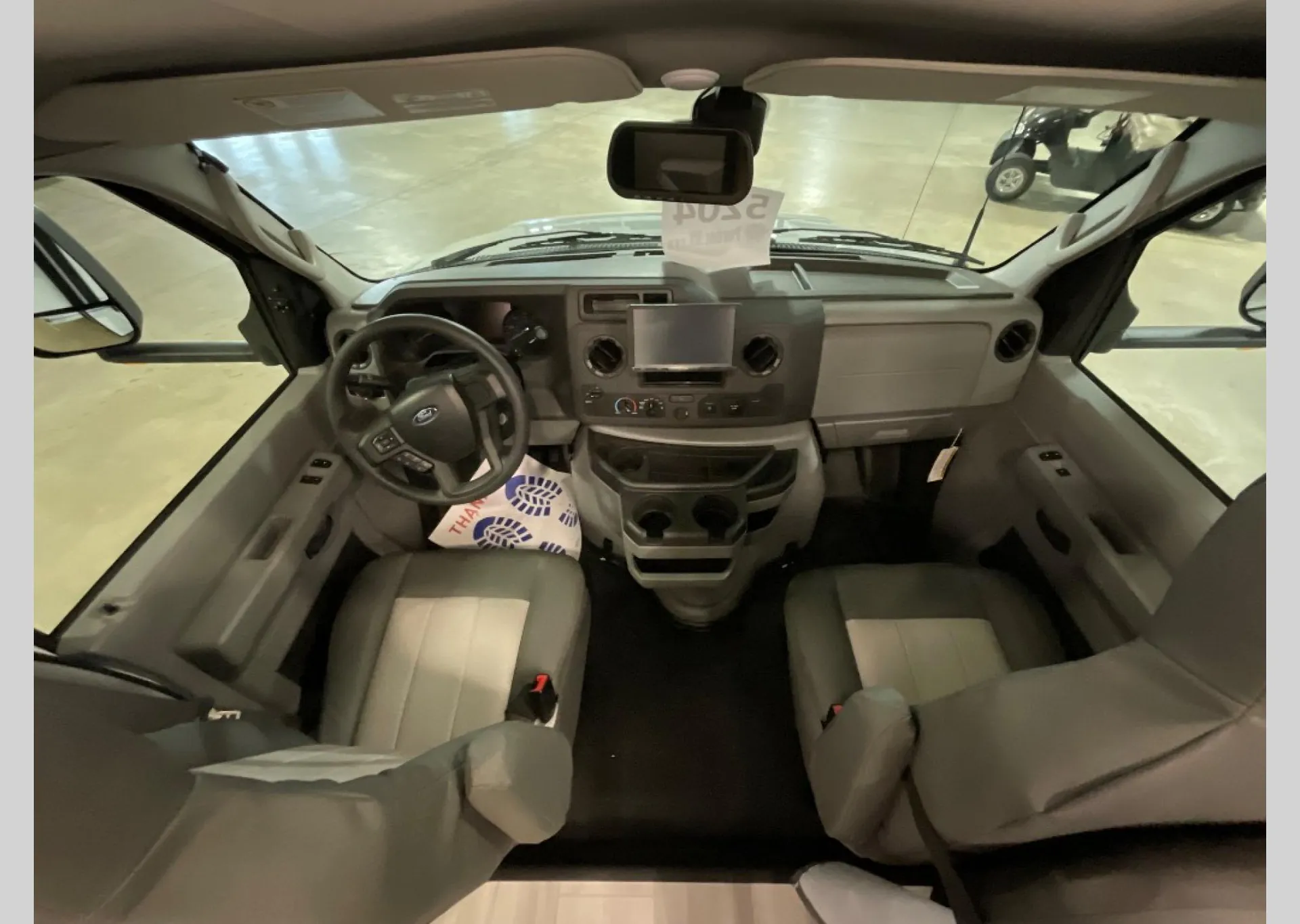 2026 Forest River Sunseeker Classic 3050S dealer photo 7 from Pontiac RV