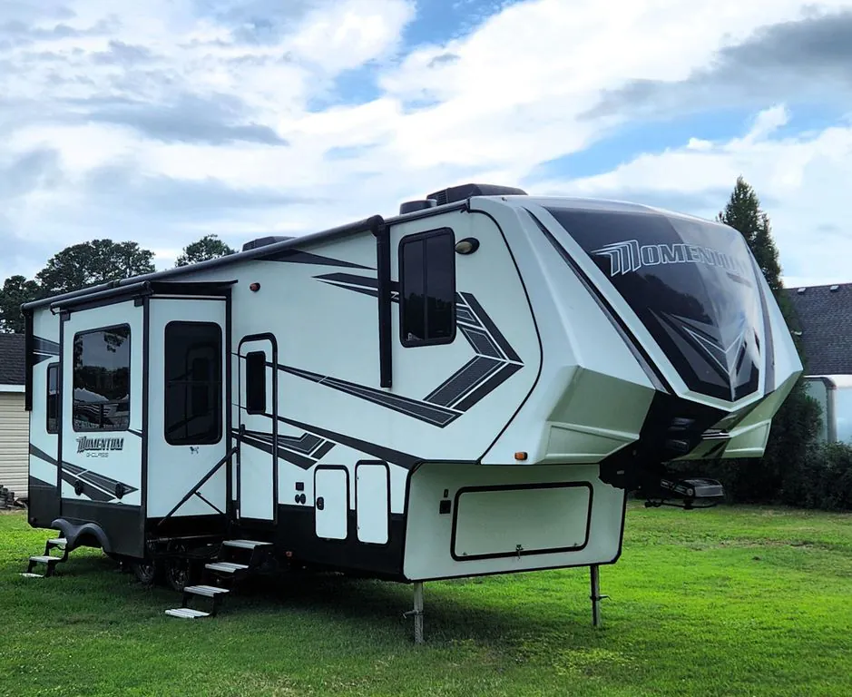 2020 Grand Design Momentum G-Class 328G - Photo 2