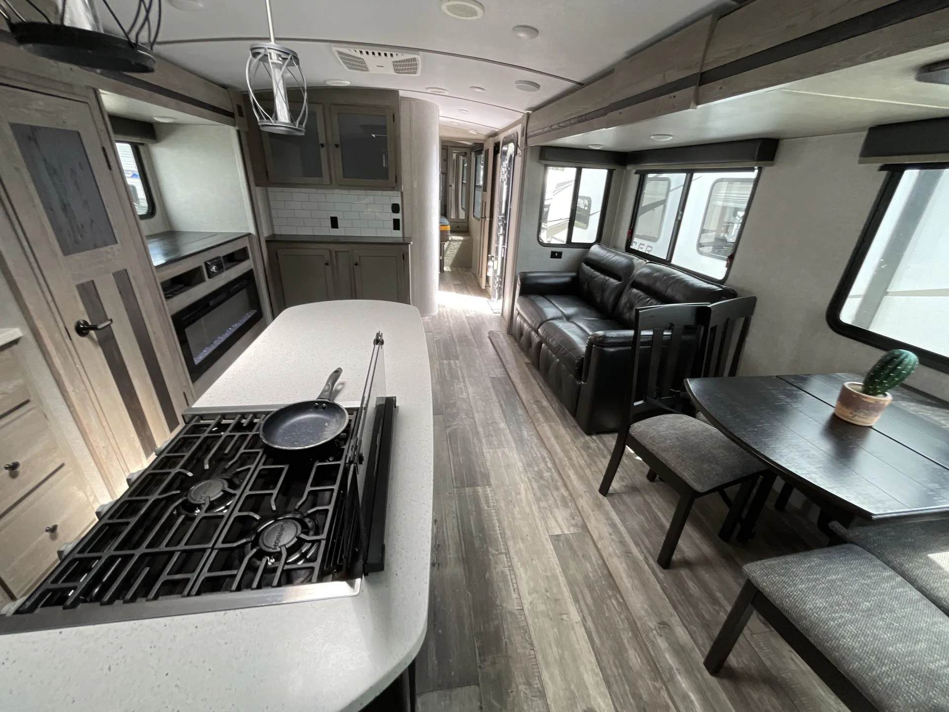 2021 Keystone Outback 300ML dealer photo 3 from Camping World