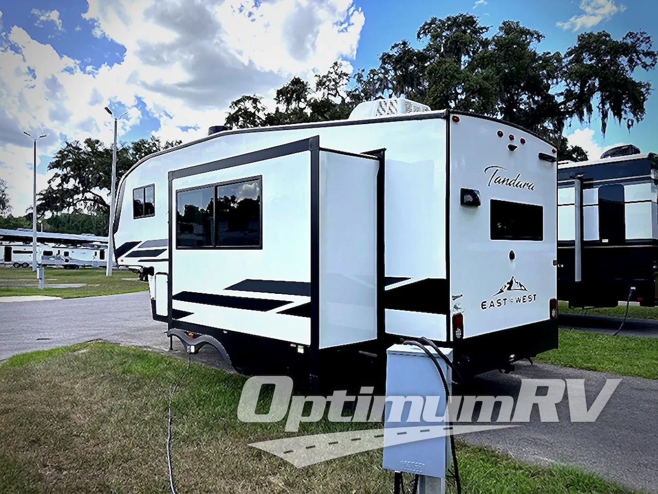 2025 East to West Tandara 22RK - Photo 4