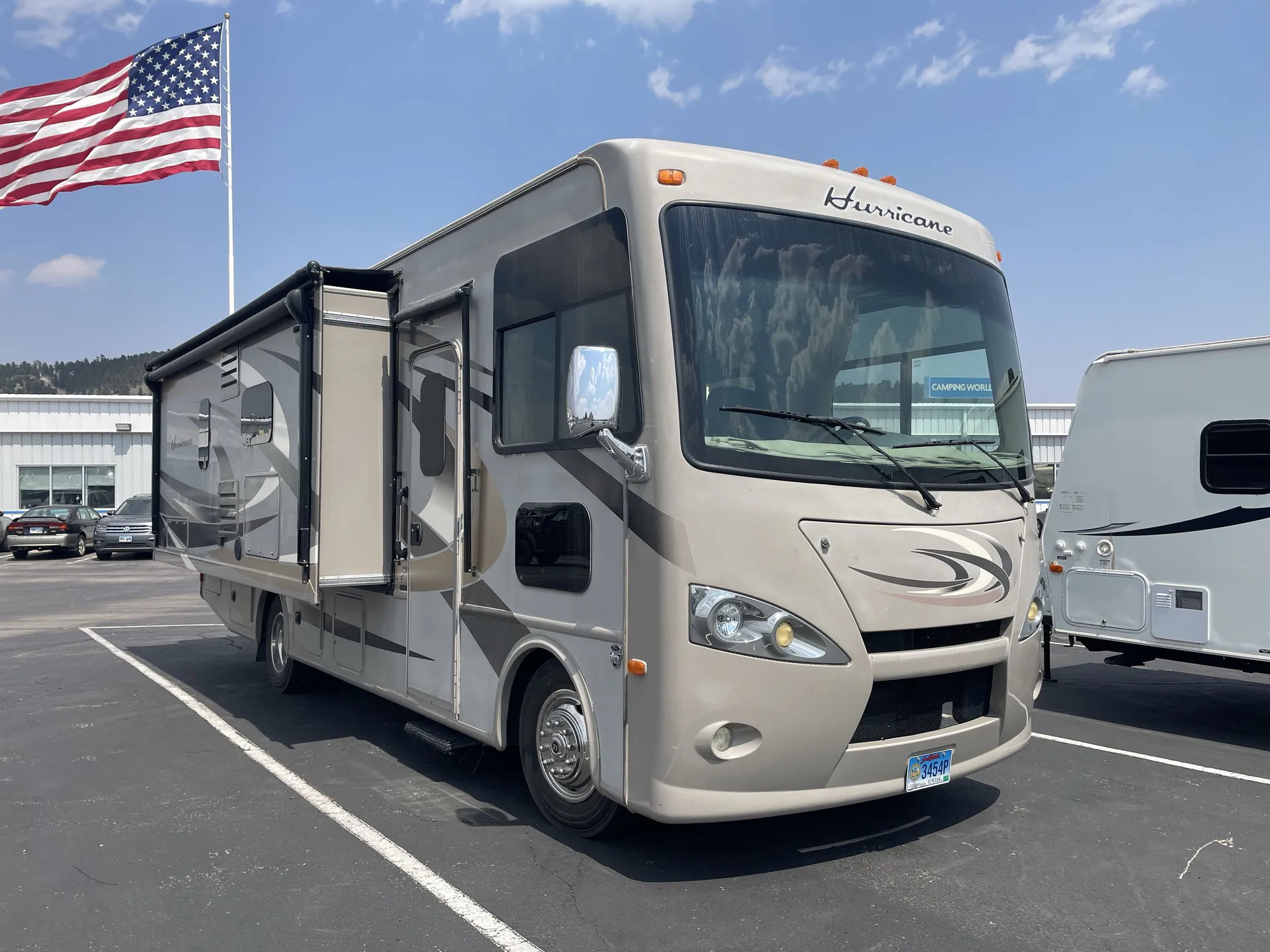 2015 Thor Motor Coach Hurricane 27K - Photo 2