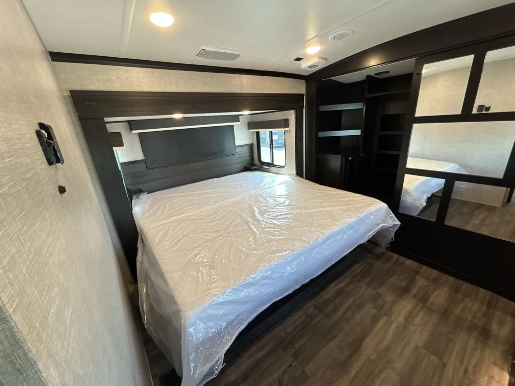 2023 Jayco North Point 380RKGS, Photos photo 15