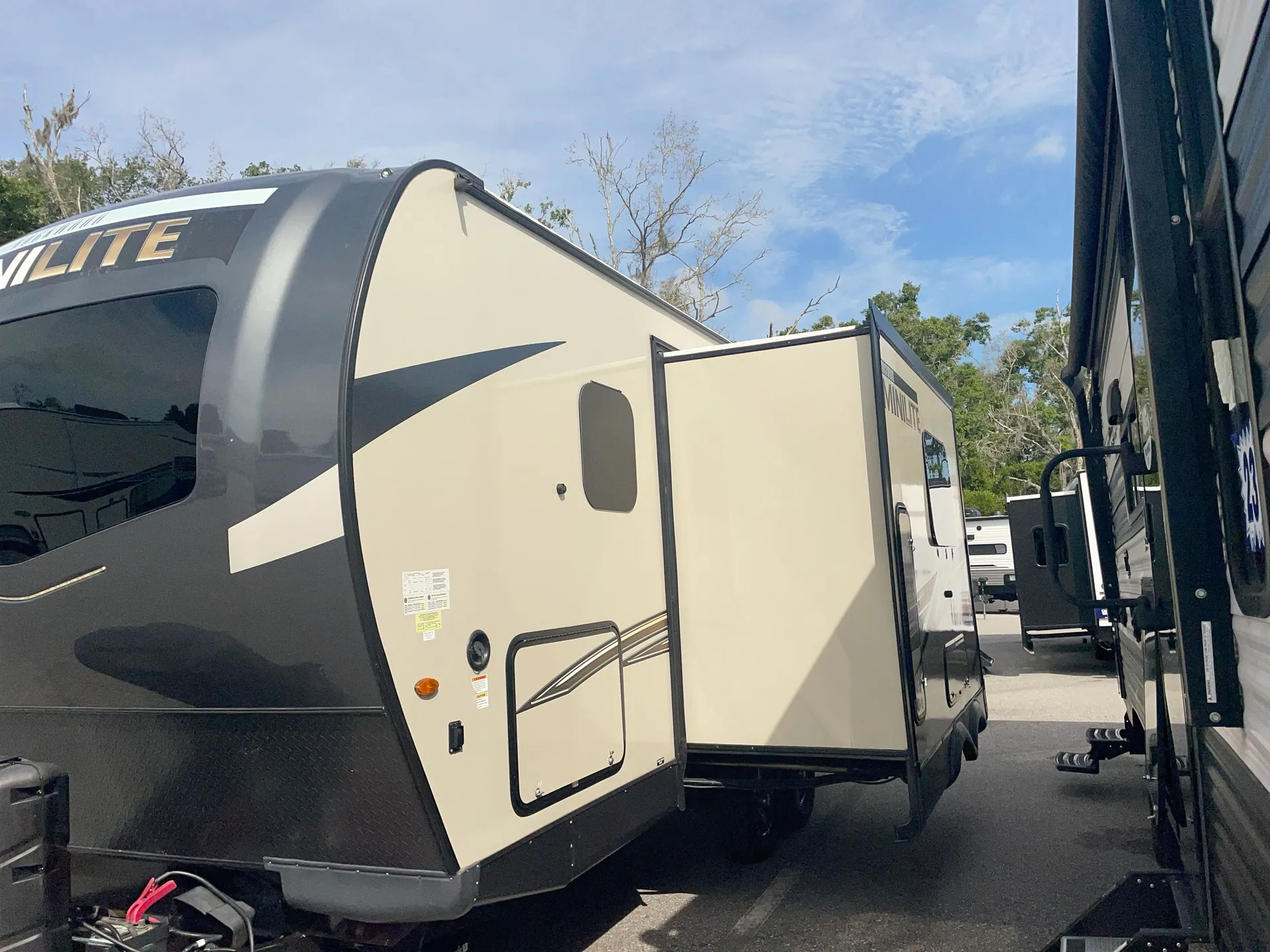 2022 Forest River Rockwood Mini Lite 2104S — off campside