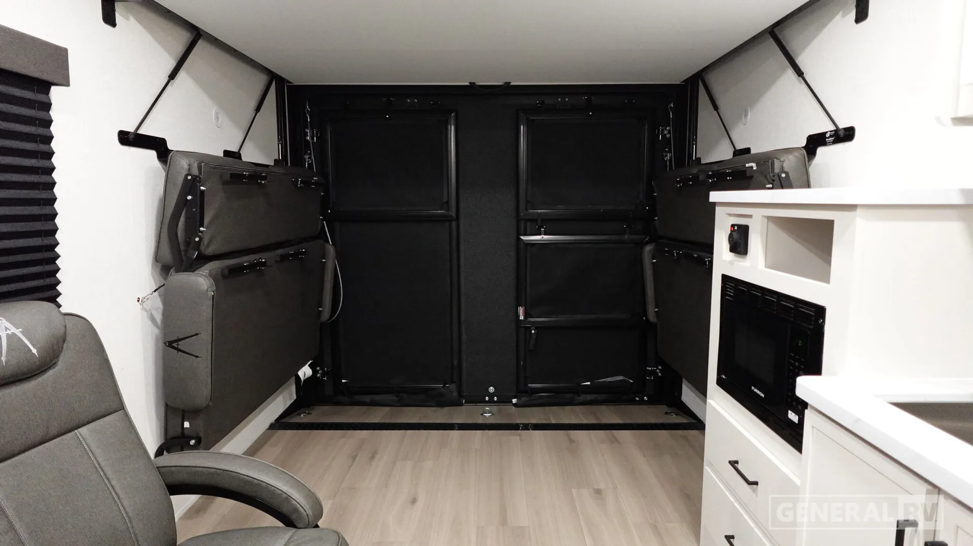 2027 Grand Design Momentum MAV 27MAV - Photo 3