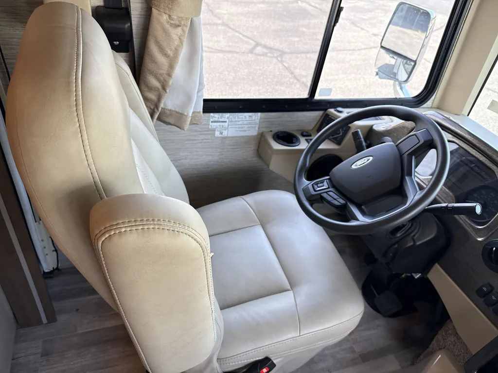 2021 Thor Motor Coach Freedom Traveler A32, Photos photo 29