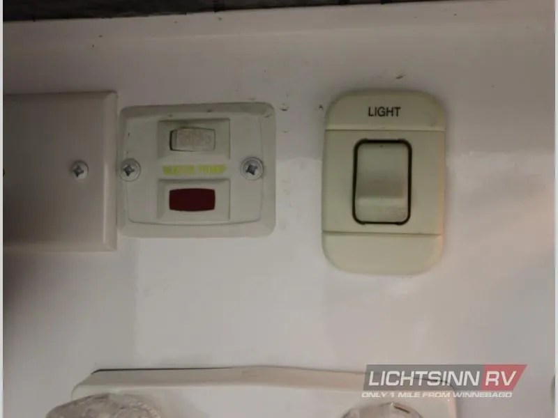 2017 Jayco Melbourne 24K - Photo 3