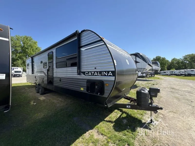2026 Coachmen Catalina Legacy Edition 343BHTS (2 Queen Beds) - Photo 2