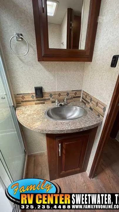 2015 Forest River Wildcat 333MK, Photos photo 21