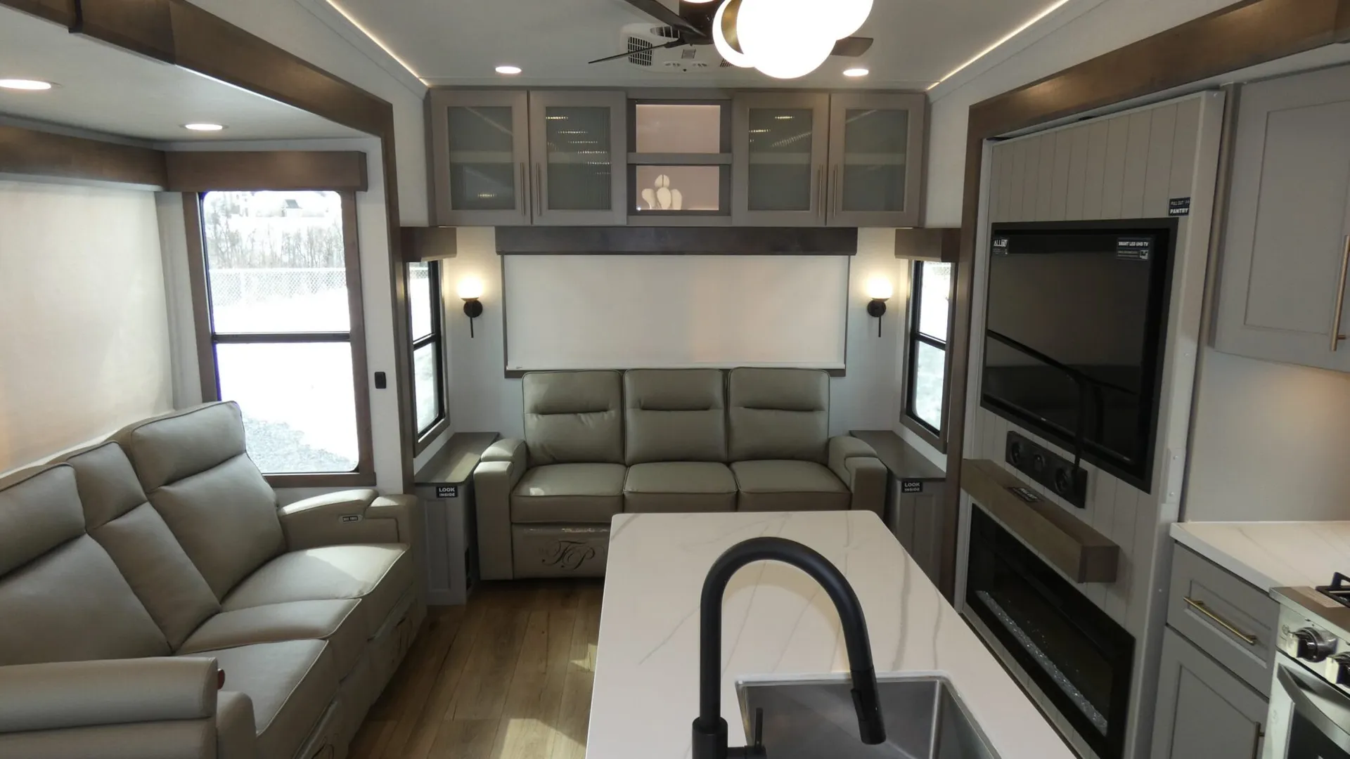 2026 Alliance RV Paradigm 310RL - Photo 3