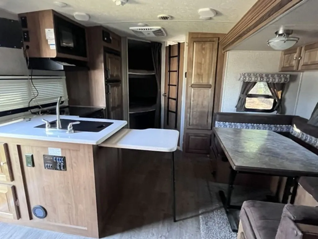2019 Forest River Rockwood Mini Lite 2509S — Photo 5