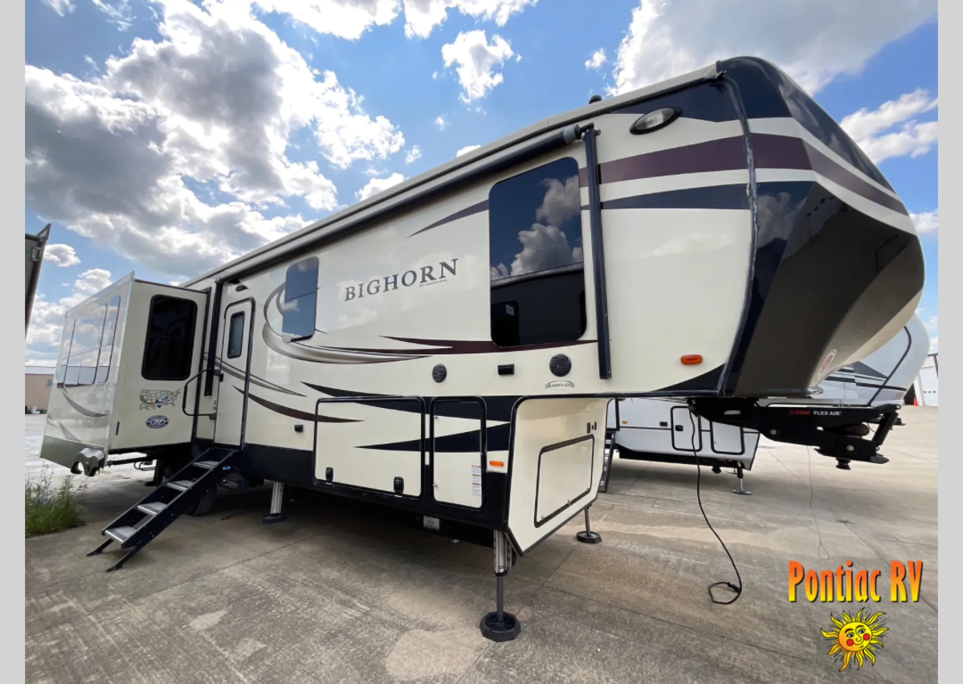 2017 Heartland Bighorn 3675EL — Photo 1