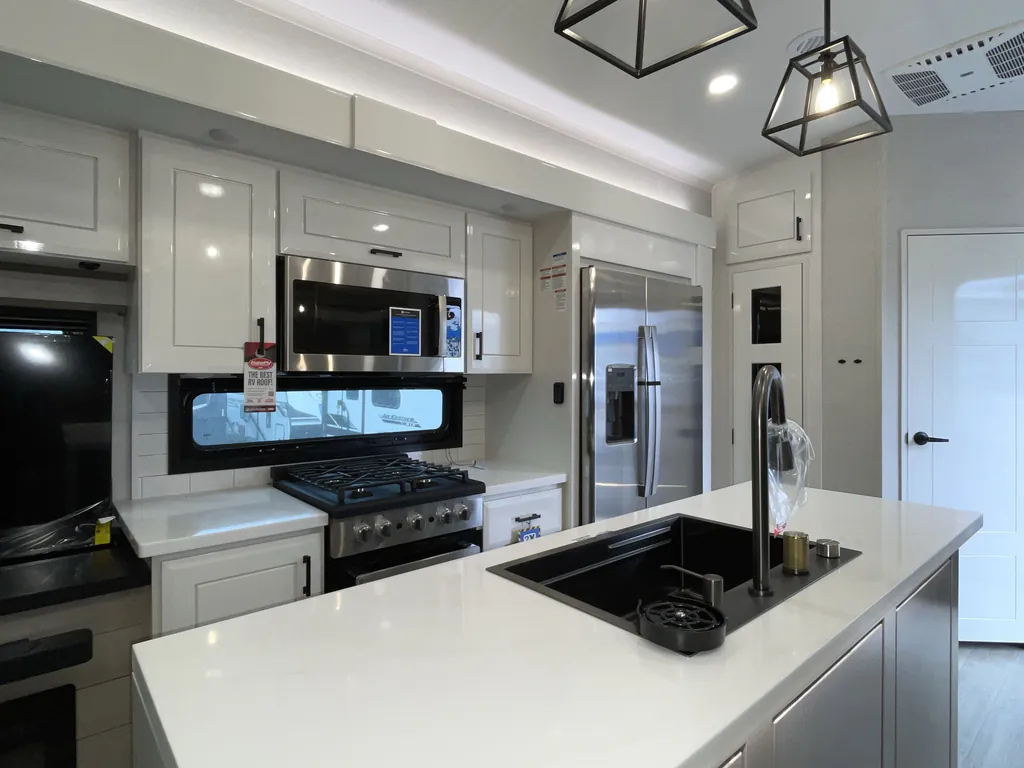 2026 Jayco Pinnacle 36FBTS, Photos photo 3