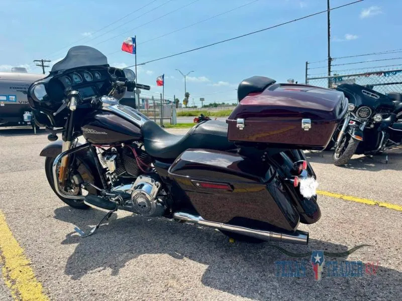 2011 Harley-Davidson Street Glide Used    FLHX - Photo 3