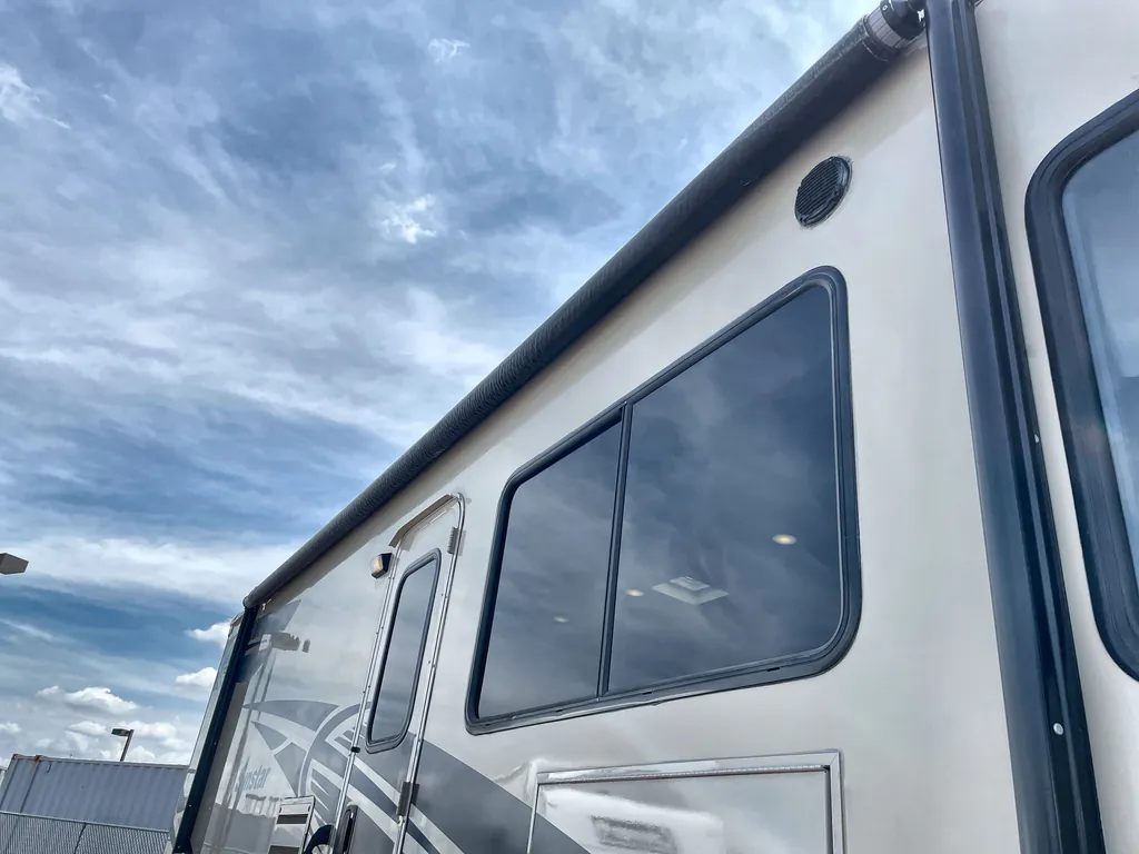 2018 Winnebago Sunstar 27P, Photos photo 22