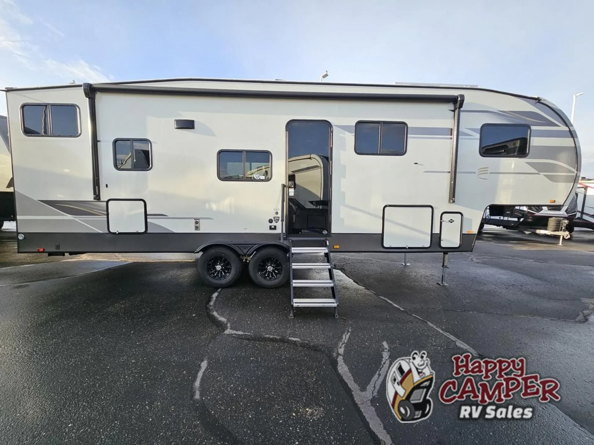 2025 Cruiser RV Essence E-28DB - Photo 2