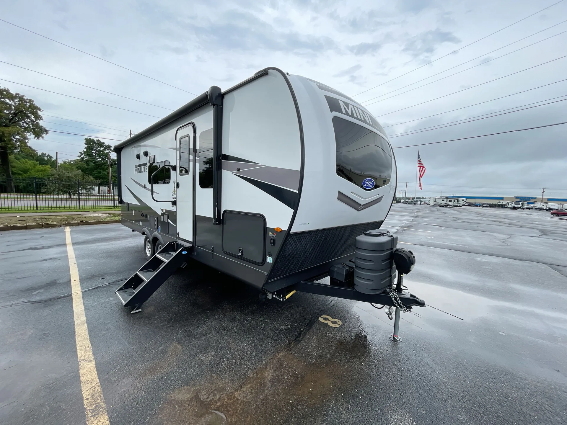 2025 Forest River Rockwood Mini Lite 2519S - Photo 2