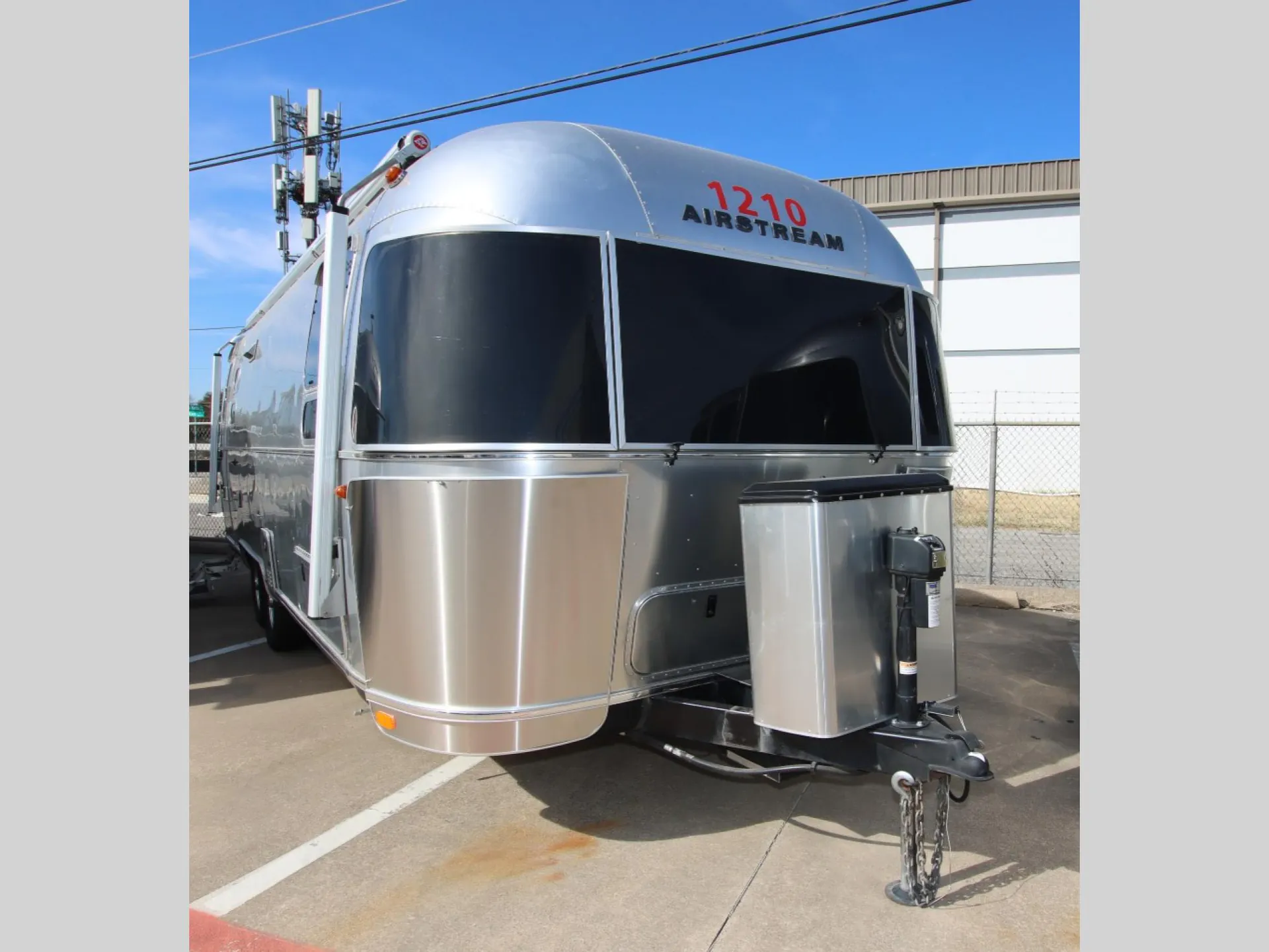 2021 Airstream Globetrotter 27FB - Photo 2
