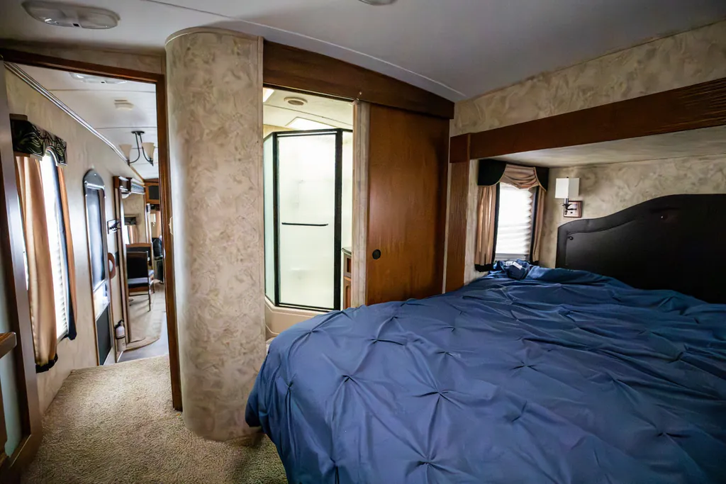 2011 Keystone Montana 3100RL, Photos photo 25