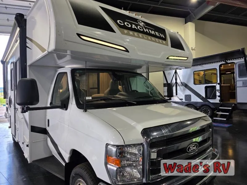 2026 Coachmen Freelander 26DS - Photo 3