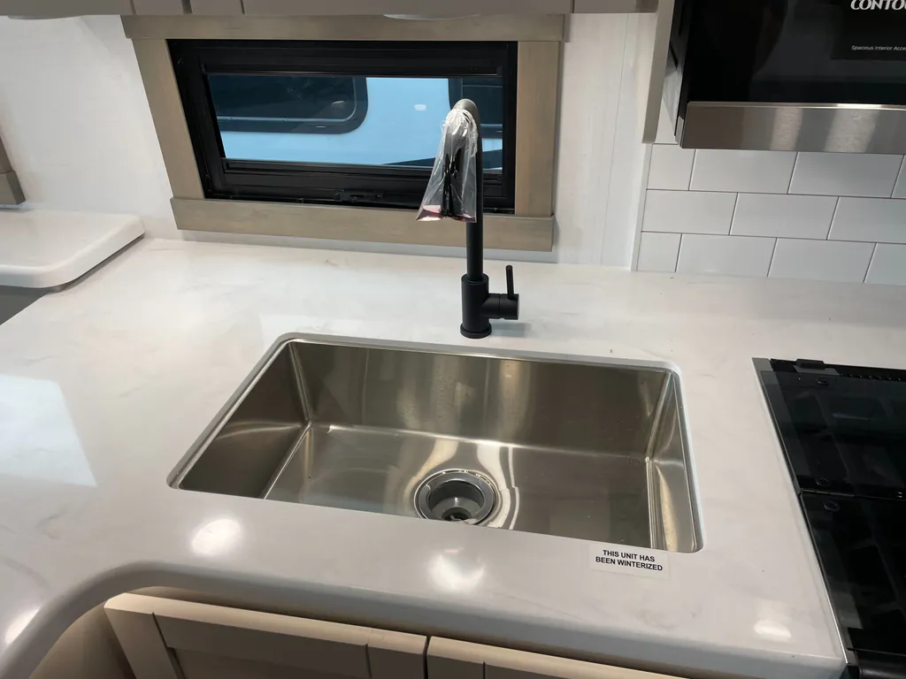 2027 Entegra Coach Vision XL 36C, Photos photo 11