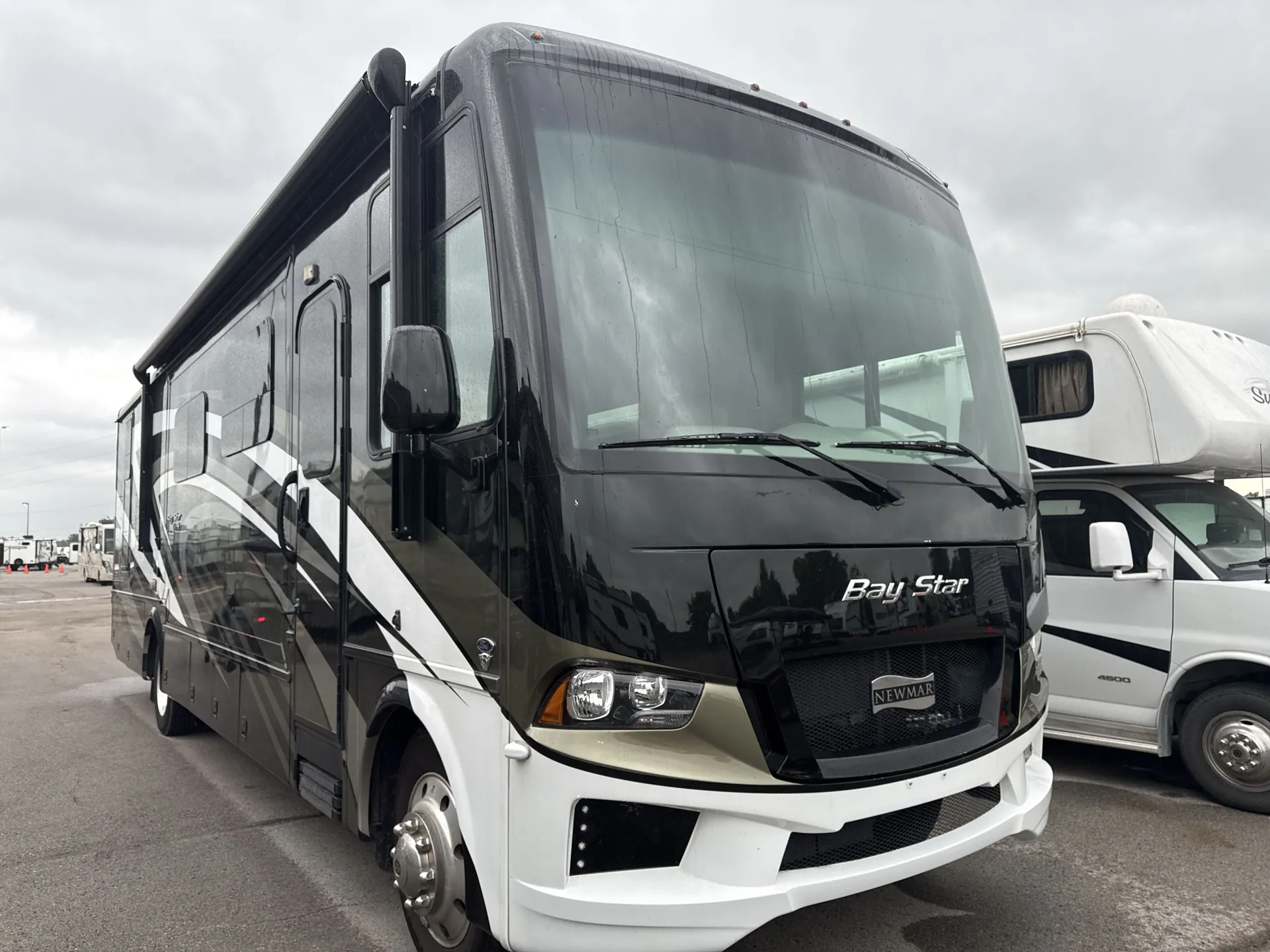2022 Newmar Bay Star 3416 - Photo 2