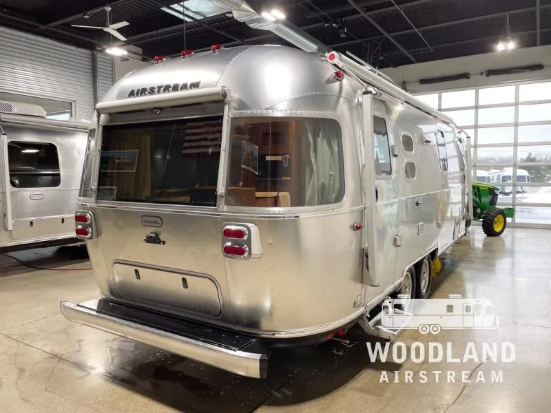 2026 Airstream Globetrotter 25FB - Photo 3