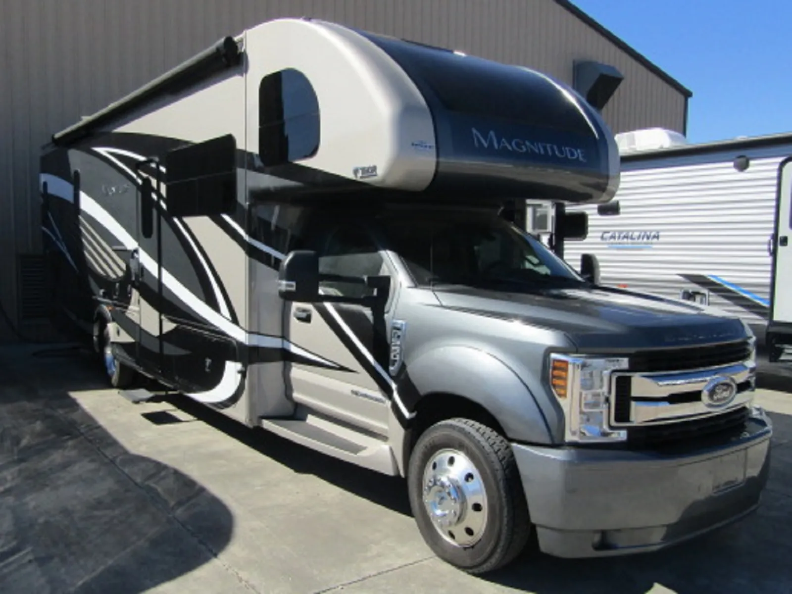 2019 Thor Motor Coach Magnitude BB35 - Photo 2