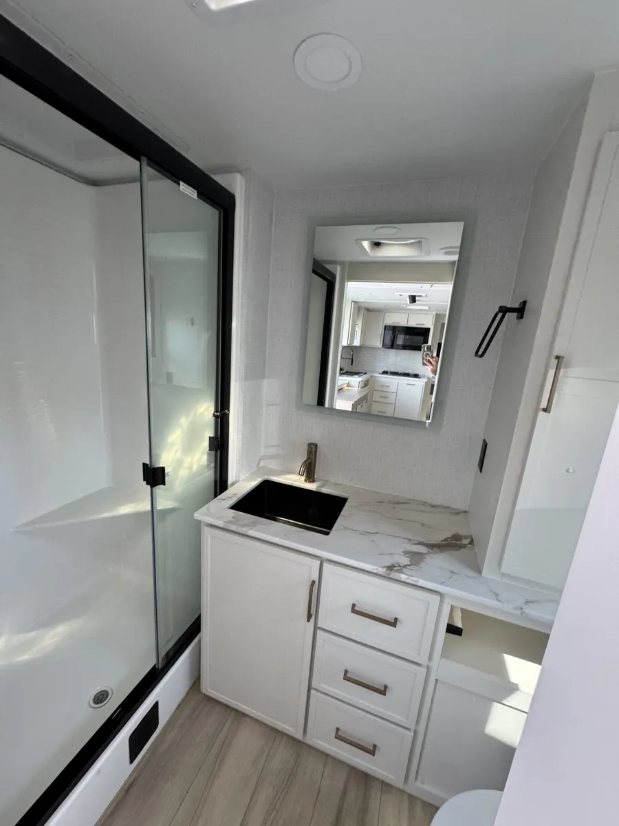 2025 Brinkley MODEL I 265, Photos photo 10