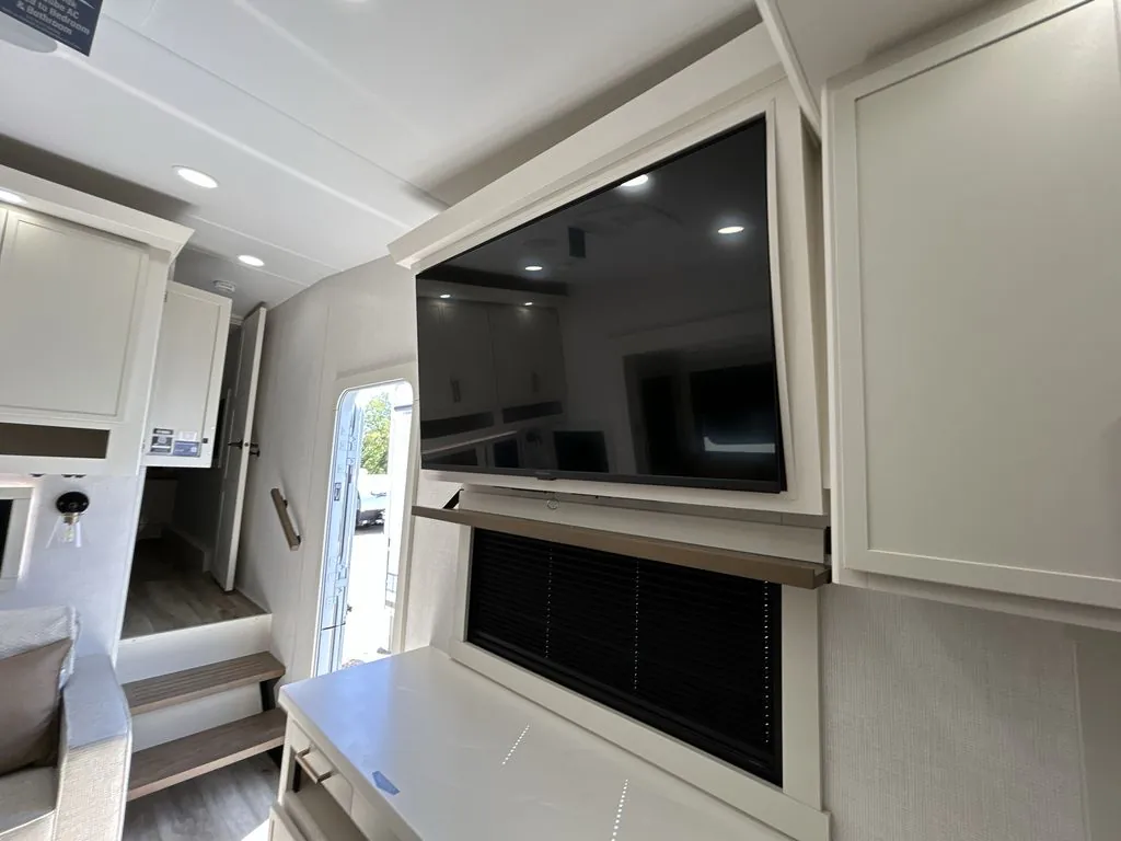 2027 Brinkley Model Z 2680, Photos photo 20