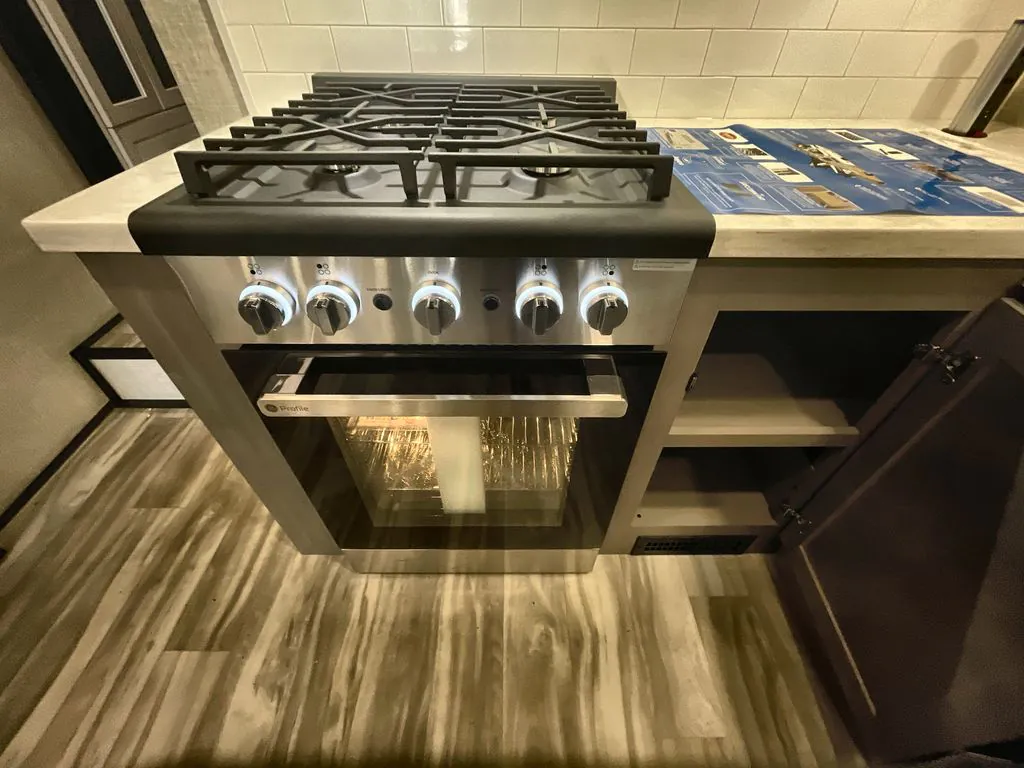 2025 Jayco Seismic Luxury Series 4113, Photos photo 29