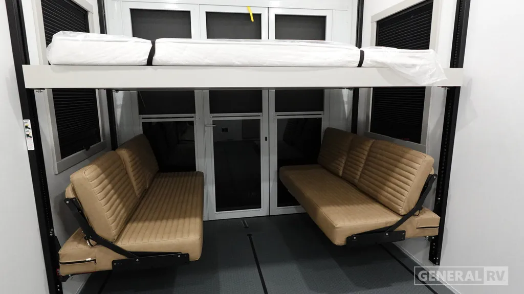 2026 Brinkley Model G 4000, Photos photo 35