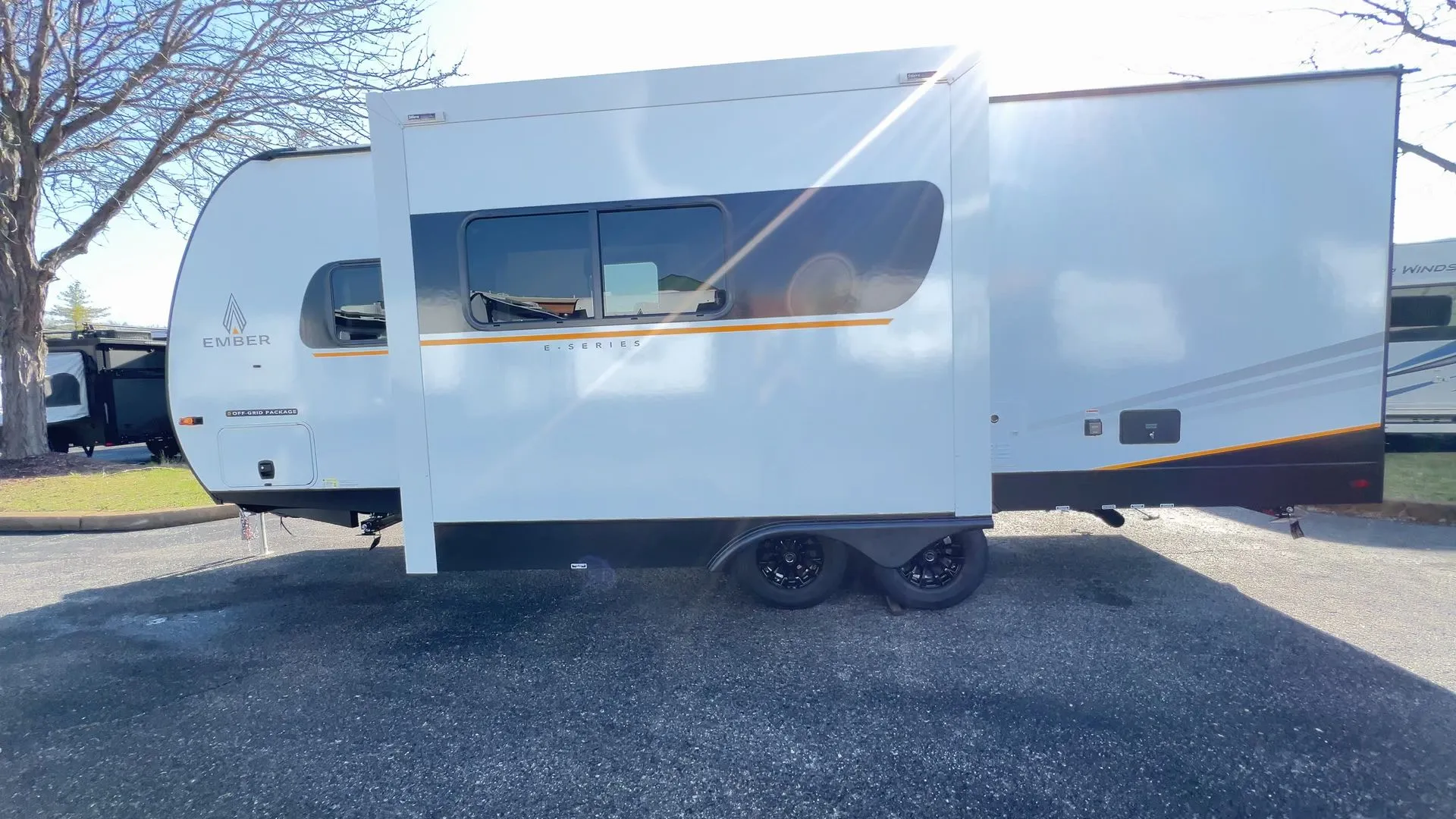 2026 Ember RV E-Series 22ETS - Photo 4